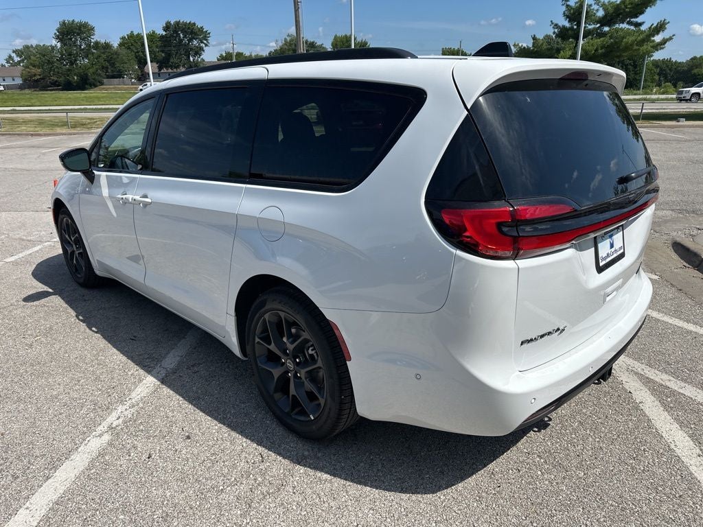 2025 Chrysler Pacifica Limited