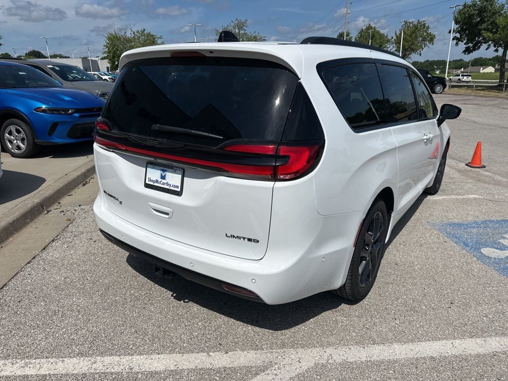 2025 Chrysler Pacifica Limited