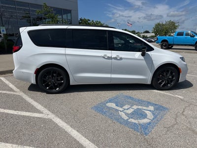 2025 Chrysler Pacifica Limited