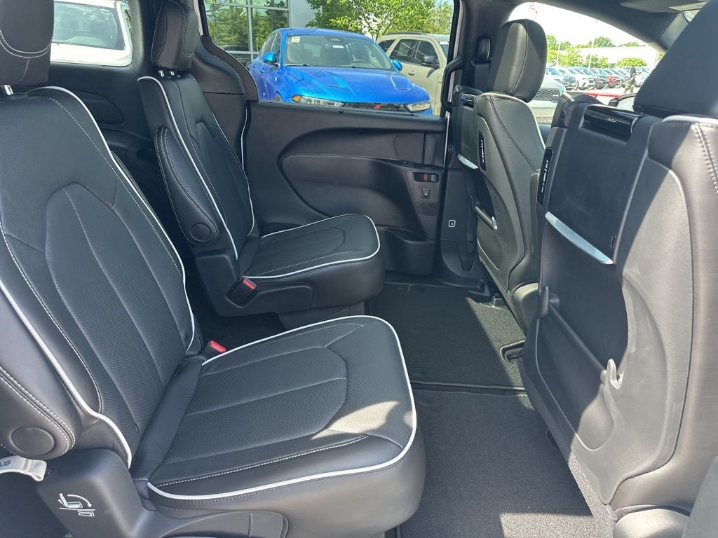 2025 Chrysler Pacifica Limited