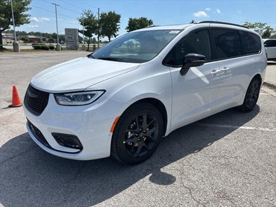 2025 Chrysler Pacifica PACIFICA LIMITED