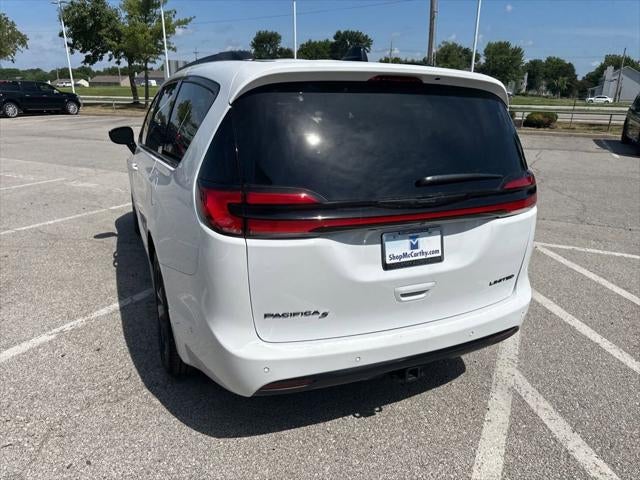 2025 Chrysler Pacifica PACIFICA LIMITED