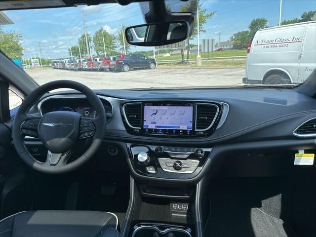 2025 Chrysler Pacifica PACIFICA LIMITED