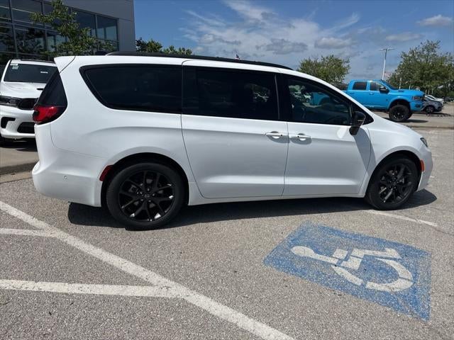 2025 Chrysler Pacifica PACIFICA LIMITED