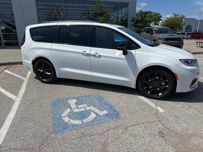 2025 Chrysler Pacifica PACIFICA LIMITED