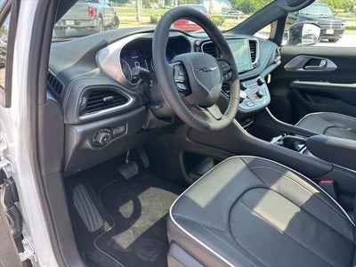 2025 Chrysler Pacifica PACIFICA LIMITED
