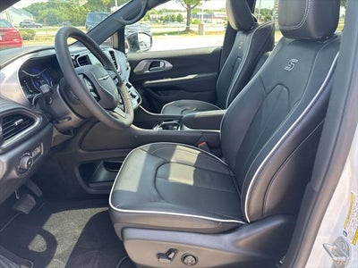 2025 Chrysler Pacifica PACIFICA LIMITED