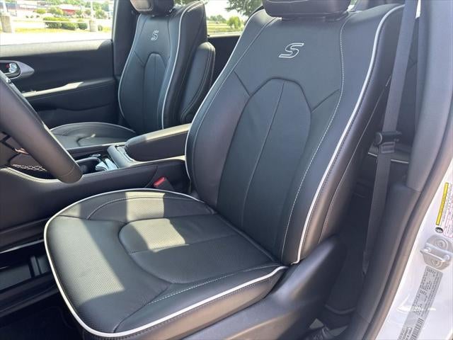 2025 Chrysler Pacifica PACIFICA LIMITED