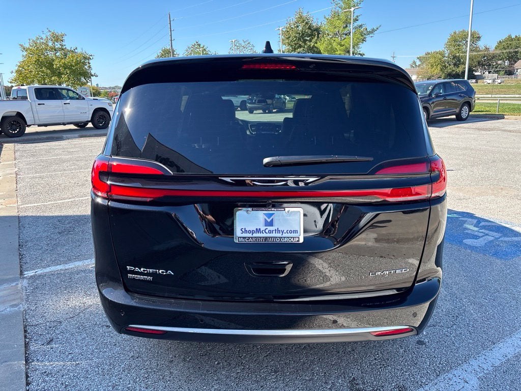 2027 Chrysler Pacifica PACIFICA LIMITED