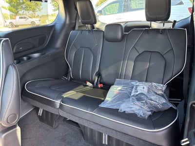 2027 Chrysler Pacifica PACIFICA LIMITED