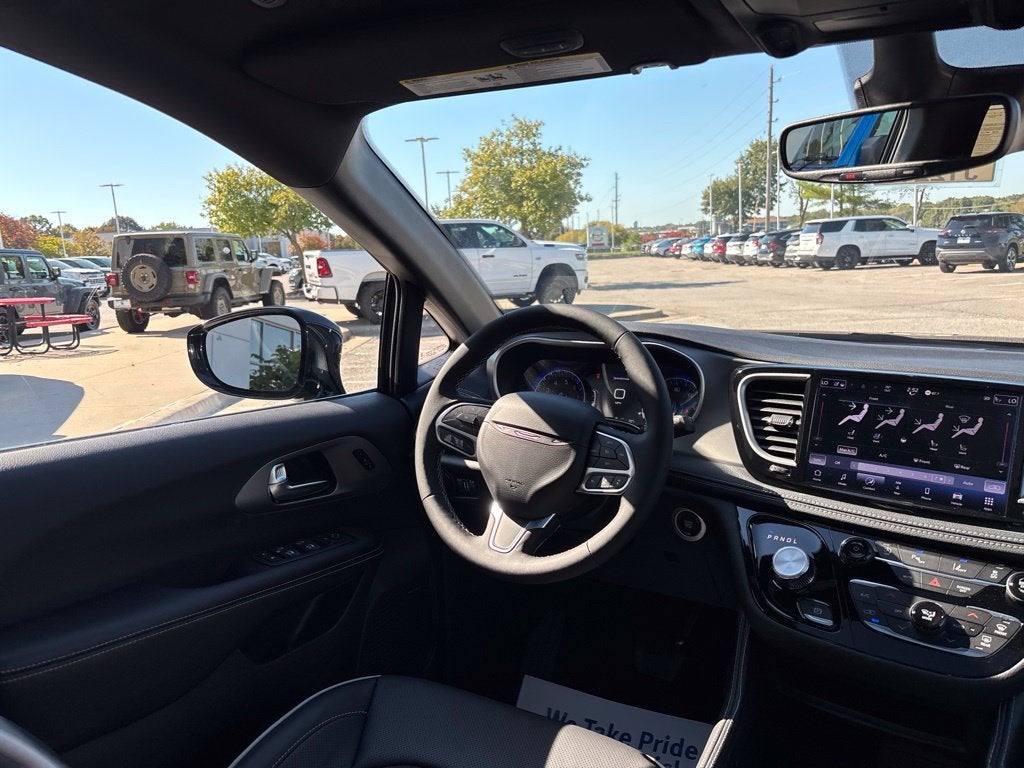 2027 Chrysler Pacifica PACIFICA LIMITED