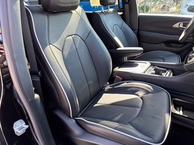 2027 Chrysler Pacifica PACIFICA LIMITED