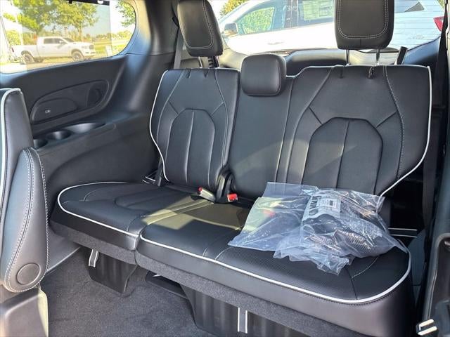 2027 Chrysler Pacifica PACIFICA LIMITED