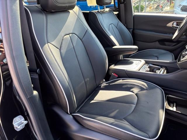 2027 Chrysler Pacifica PACIFICA LIMITED
