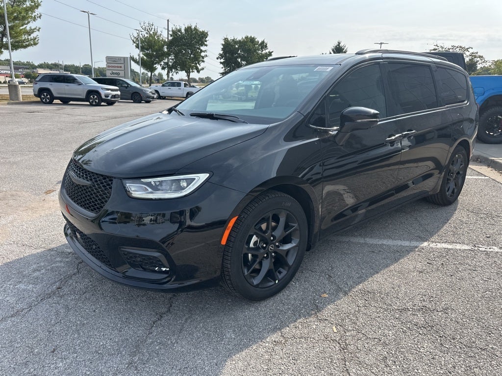 2026 Chrysler Pacifica Limited