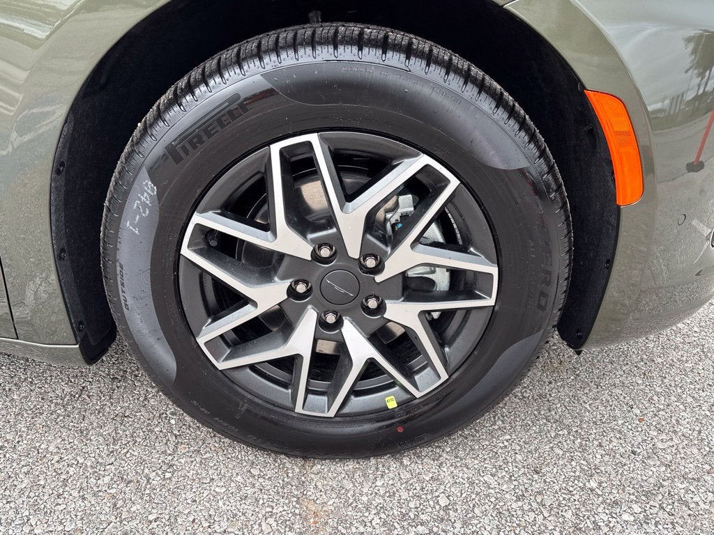 2027 Chrysler Pacifica Limited
