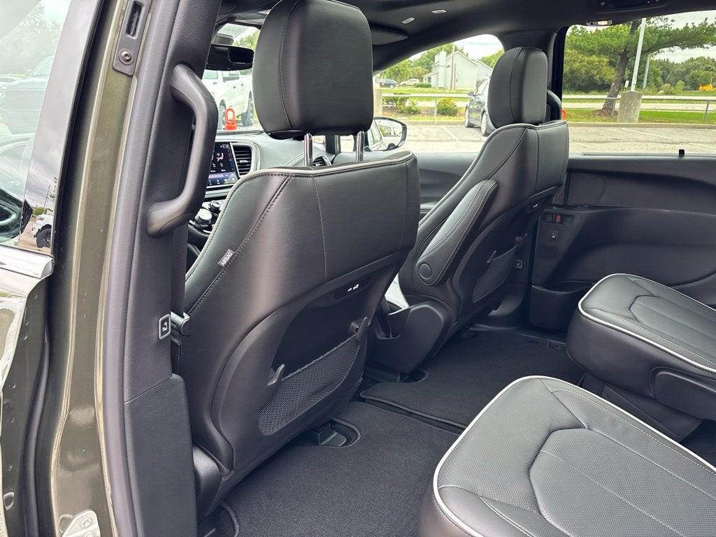 2027 Chrysler Pacifica Limited