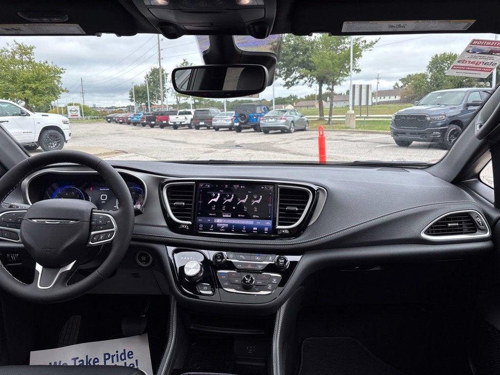 2027 Chrysler Pacifica Limited