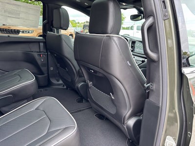 2027 Chrysler Pacifica Limited