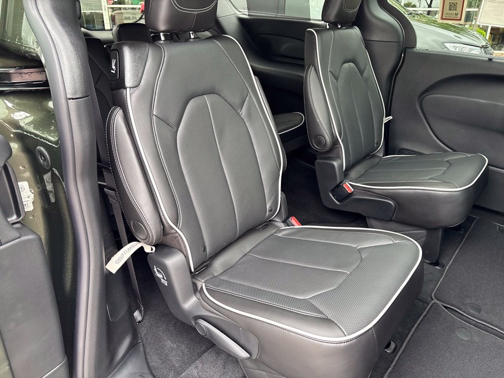 2027 Chrysler Pacifica Limited