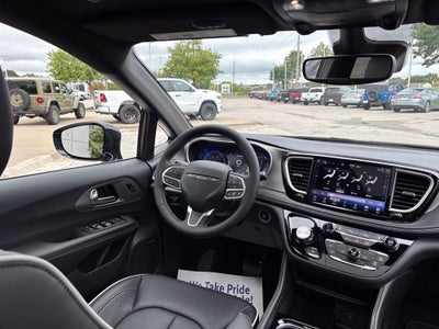 2027 Chrysler Pacifica Limited