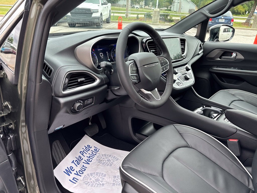 2027 Chrysler Pacifica Limited