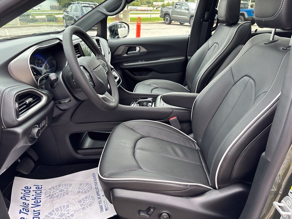 2027 Chrysler Pacifica Limited