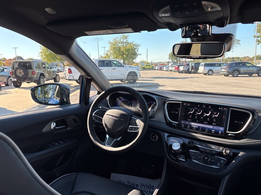 2027 Chrysler Pacifica PACIFICA LIMITED
