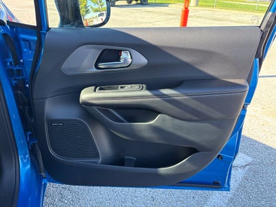 2027 Chrysler Pacifica PACIFICA LIMITED