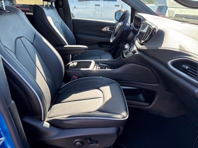 2027 Chrysler Pacifica PACIFICA LIMITED