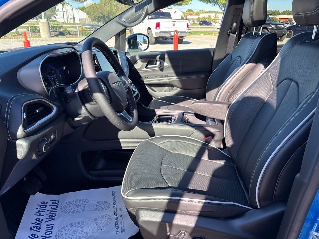2027 Chrysler Pacifica PACIFICA LIMITED