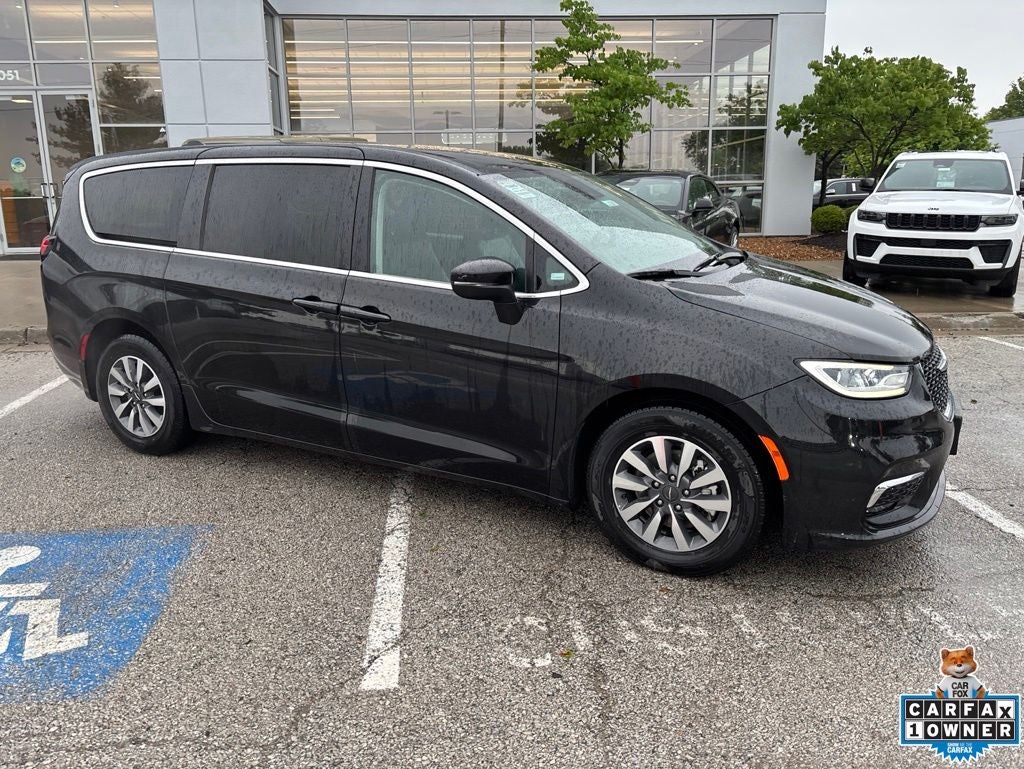 2023 Chrysler Pacifica Hybrid Touring L