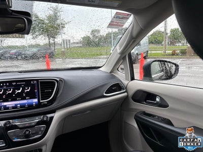 2023 Chrysler Pacifica Hybrid Touring L