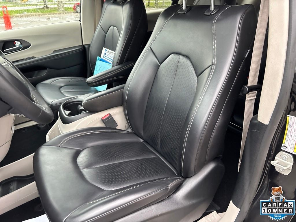 2023 Chrysler Pacifica Hybrid Touring L