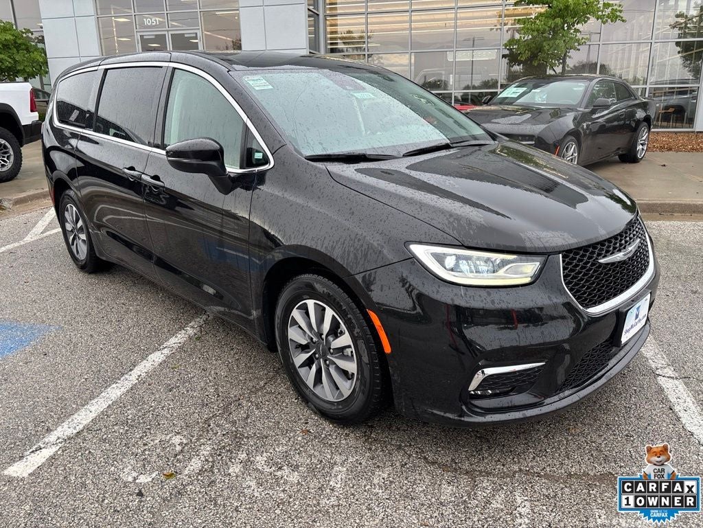 2023 Chrysler Pacifica Hybrid Touring L