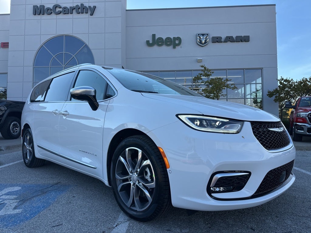 2026 Chrysler Pacifica Pinnacle