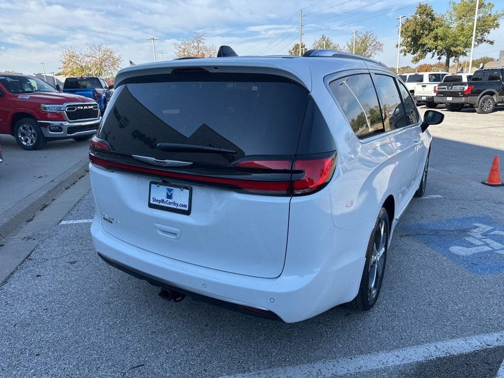 2026 Chrysler Pacifica Pinnacle