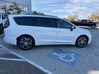 2026 Chrysler Pacifica Pinnacle