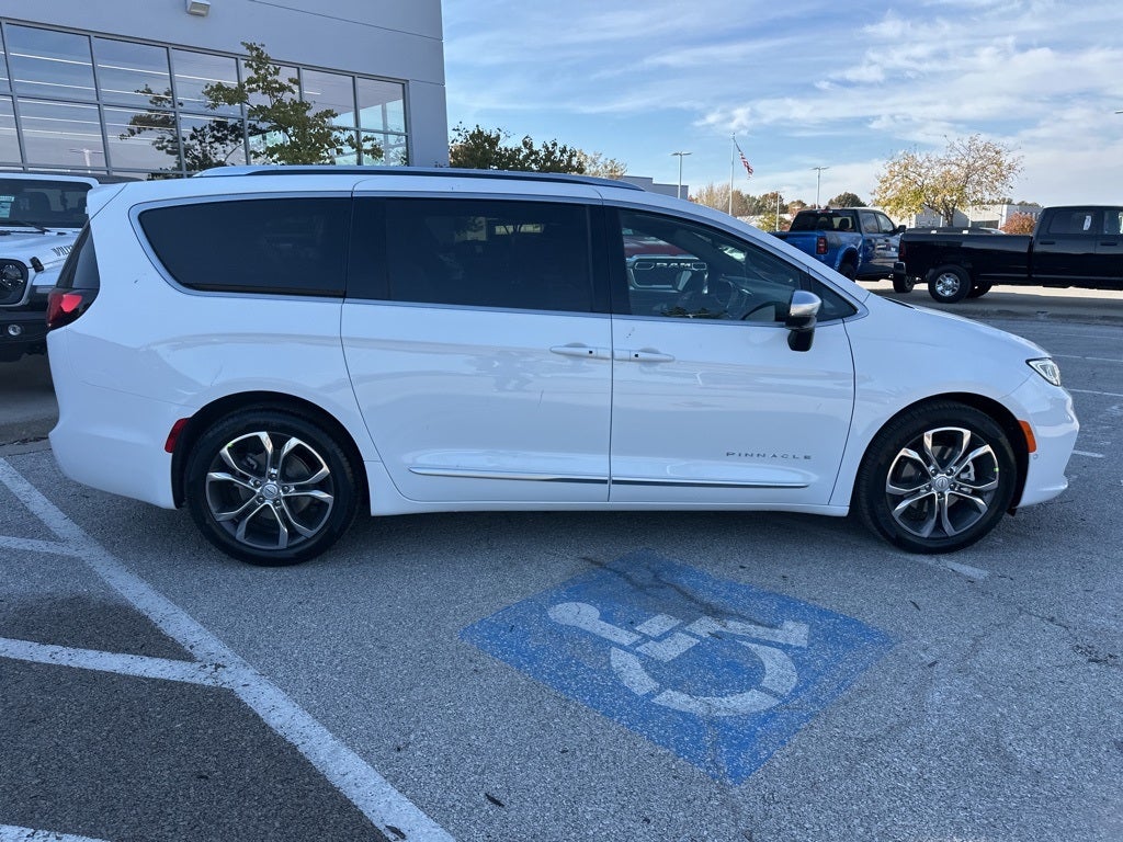 2026 Chrysler Pacifica Pinnacle