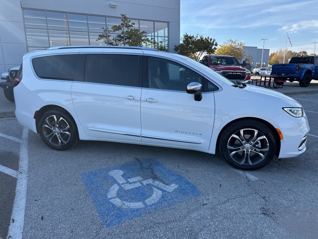 2026 Chrysler Pacifica Pinnacle