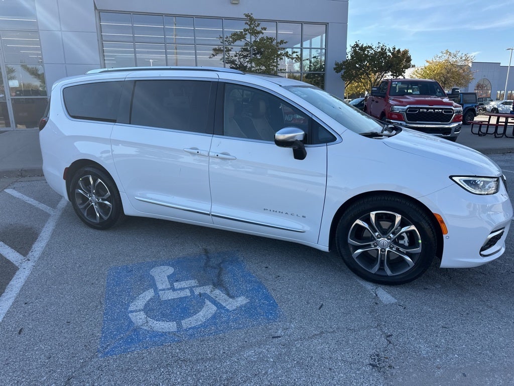 2026 Chrysler Pacifica Pinnacle