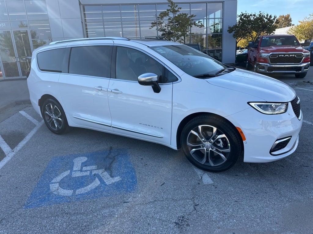 2026 Chrysler Pacifica Pinnacle