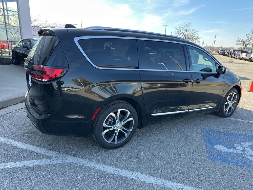 2026 Chrysler Pacifica Pinnacle