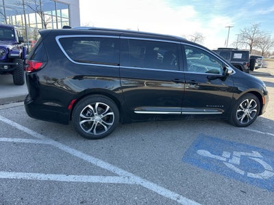2026 Chrysler Pacifica Pinnacle