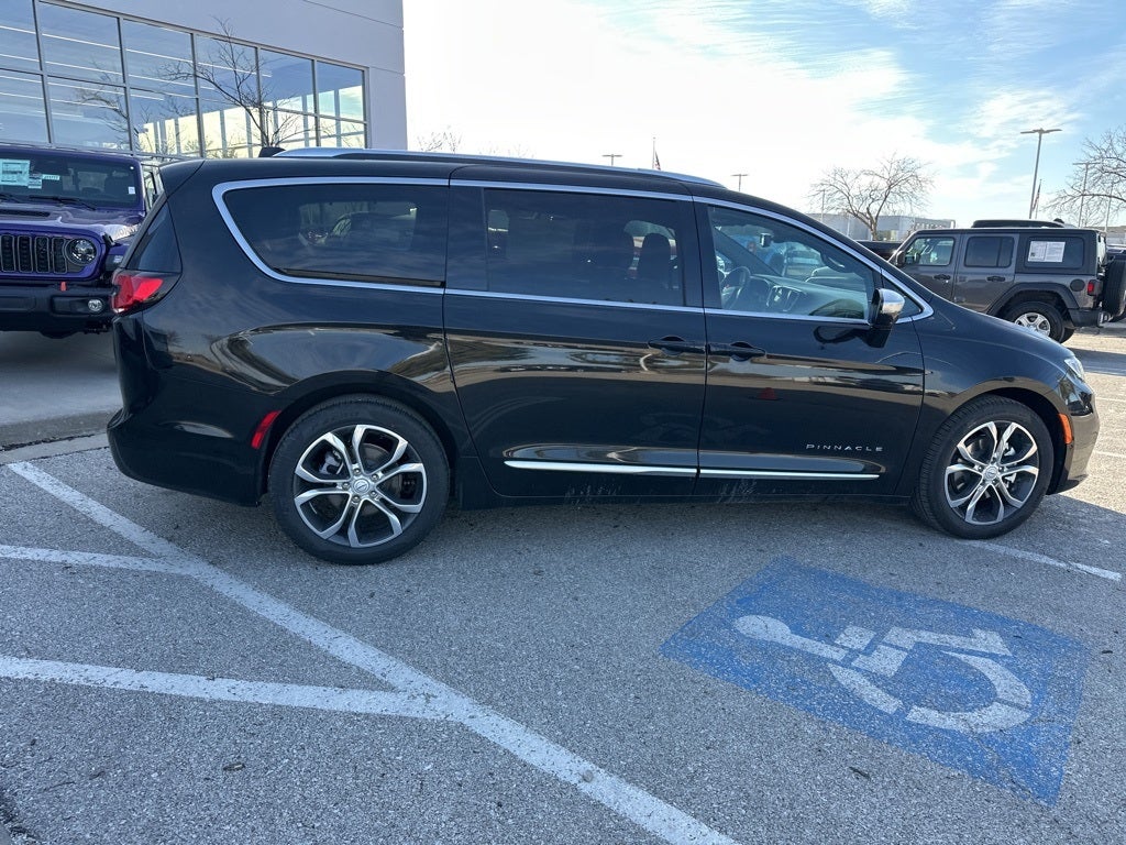 2026 Chrysler Pacifica Pinnacle