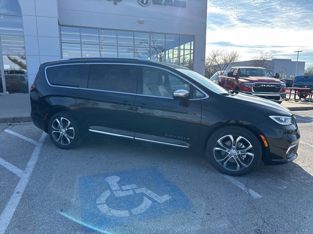 2026 Chrysler Pacifica Pinnacle
