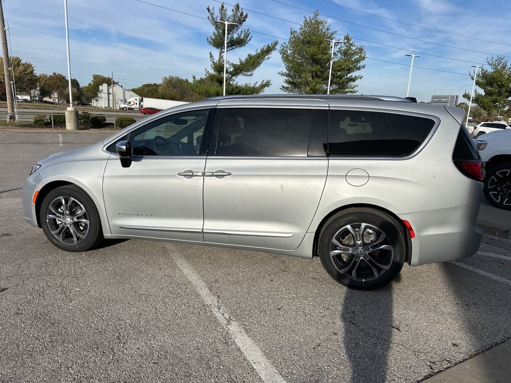 2026 Chrysler Pacifica Pinnacle