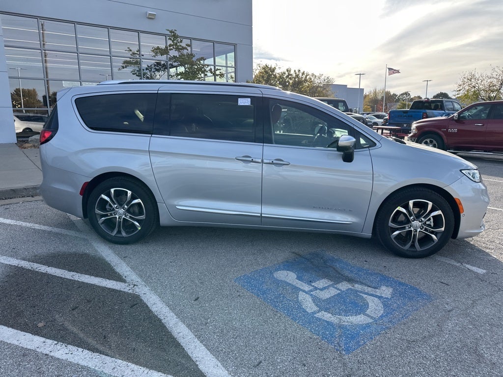 2026 Chrysler Pacifica Pinnacle