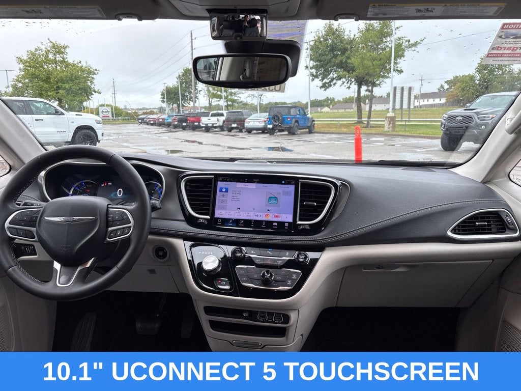 2024 Chrysler Pacifica Hybrid Select