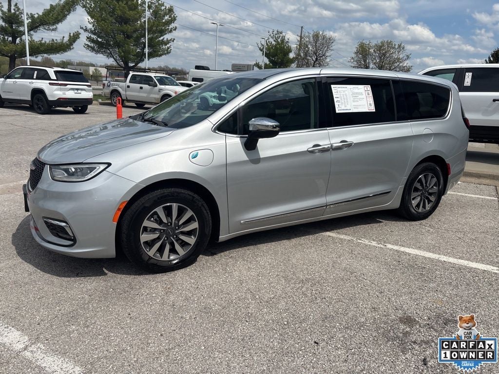 2023 Chrysler Pacifica Hybrid Limited